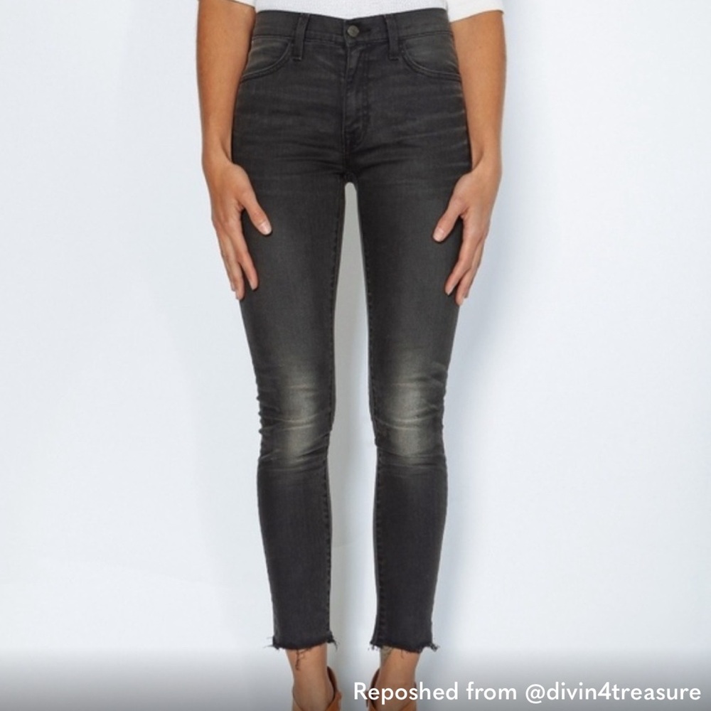 imogene + willie Black Skinny Jeans with Frayed Hem